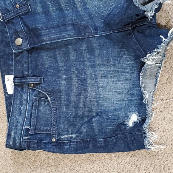 Womens Gap Slim Cut Offs size 32 - Picture 3 of 8